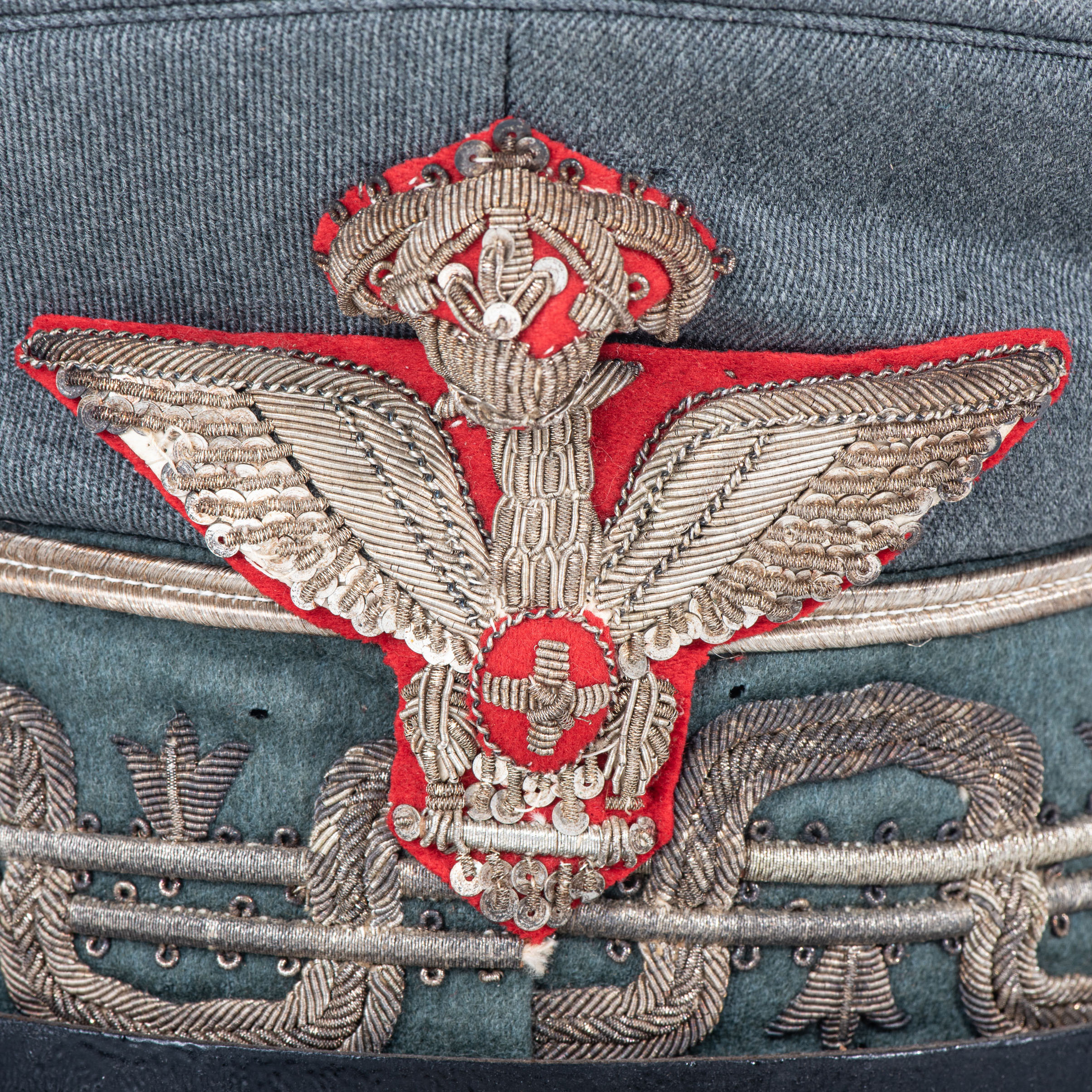 A WWII ITALIAN ARMY DIVISION GENERAL'S PEAK CAP - Image 3 of 4