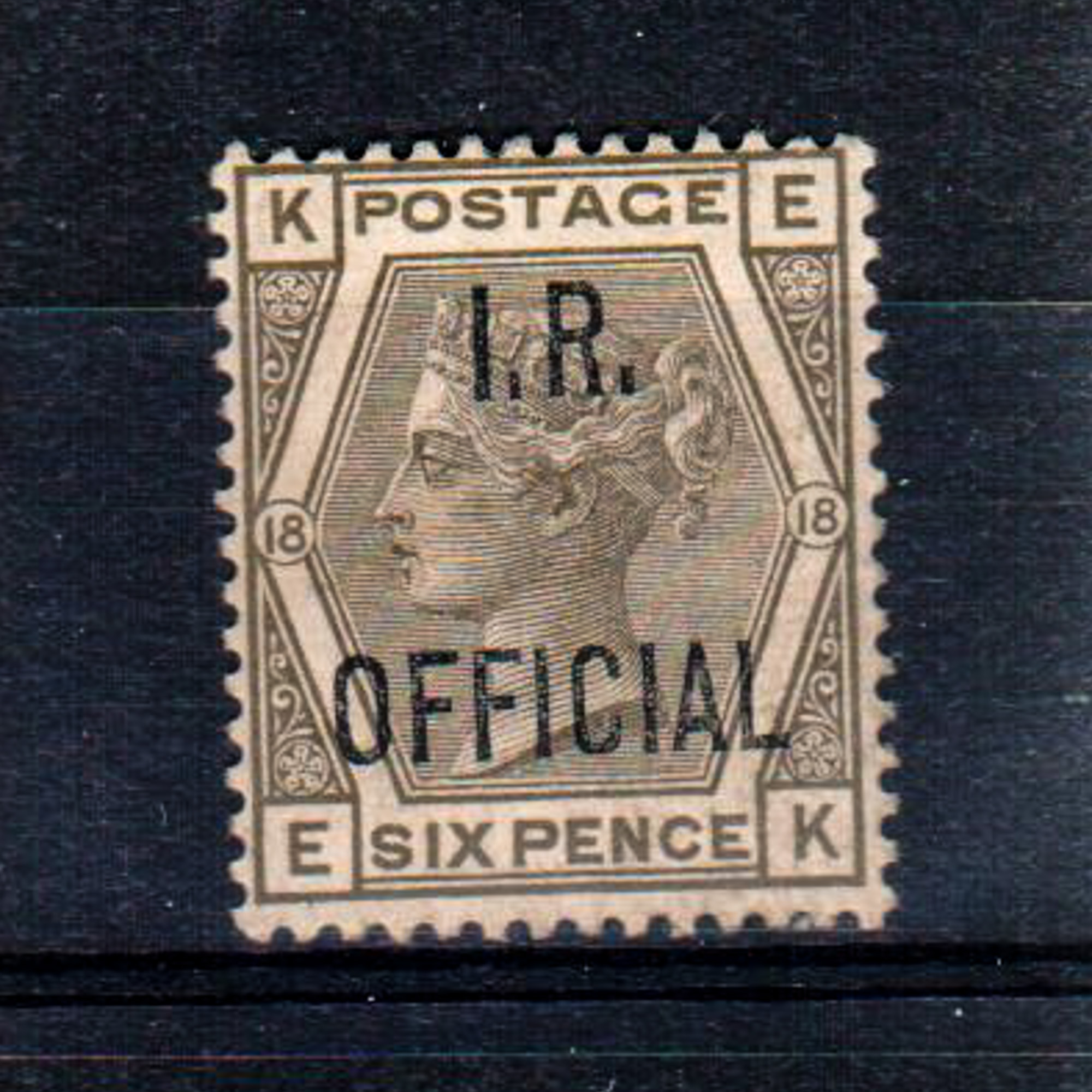 GREAT BRITAIN * 1882 Surface-printed 6d grey. Plate 18. Overprinted I.R. OFFICIAL. Lightly mounted