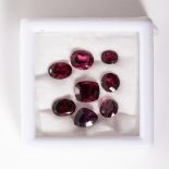 A COLLECTION OF RHODOLITES Mixed parcel with a combined weight of 9,00 carats