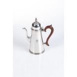 AN ELIZABETH II SILVER COFFEE POT J B CHATTERLEY AND SONS LTD, BIRMINGHAM, 1970 Hinged cover with