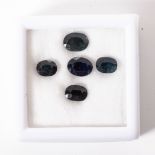A COLLECTION OF BLUE SAPPHIRES Five oval with a combined weight of 7,18 carats