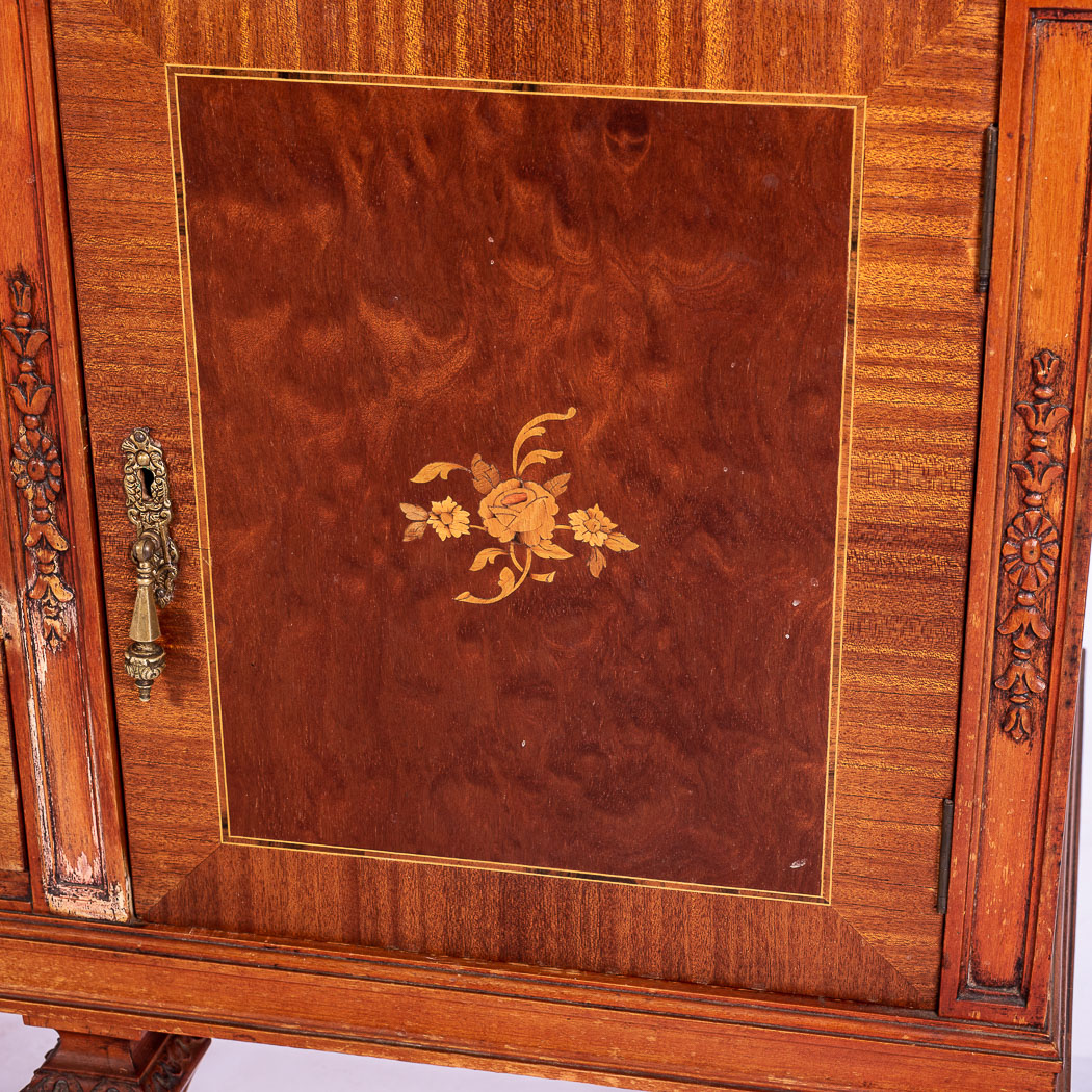 A FRENCH KINGSWOOD AND INLAID DISPLAY CABINET The moulded cornice above a carved frieze, a pair of - Image 2 of 4