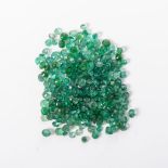 A MELEE OF LOOSE UNCOUNTED NATURAL EMERALDS Round brilliant-cut emeralds weighing 9,63 carats
