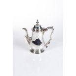 A SILVER COFFEE POT, FRANCIS CRUMP, LONDON NOT SUITABLE FOR EXPORTBaluster body, leaf capped swan