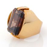 A SMOKY QUARTZ COCKTAIL RING