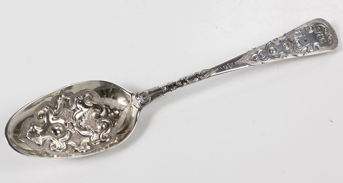 A SILVER OLD ENGLISH PATTERN BERRY SPOON, MARKS RUBBED, LONDON, 18TH CENTURY