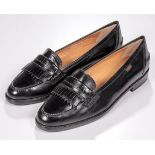 A PAIR OF VINTAGE GUCCI LOAFERS