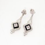 A PAIR OF DIAMOND AND ONYX PENDANT EARRINGS, BROWNS