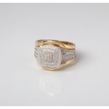 9CT GOLD CUSHION SHAPED MULTISTONE DIAMOND TRIPLE BAND WEDDING SET