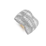 AN 18CT WHITE GOLD DIAMOND FIRE MASTERPIECE DRESS RING