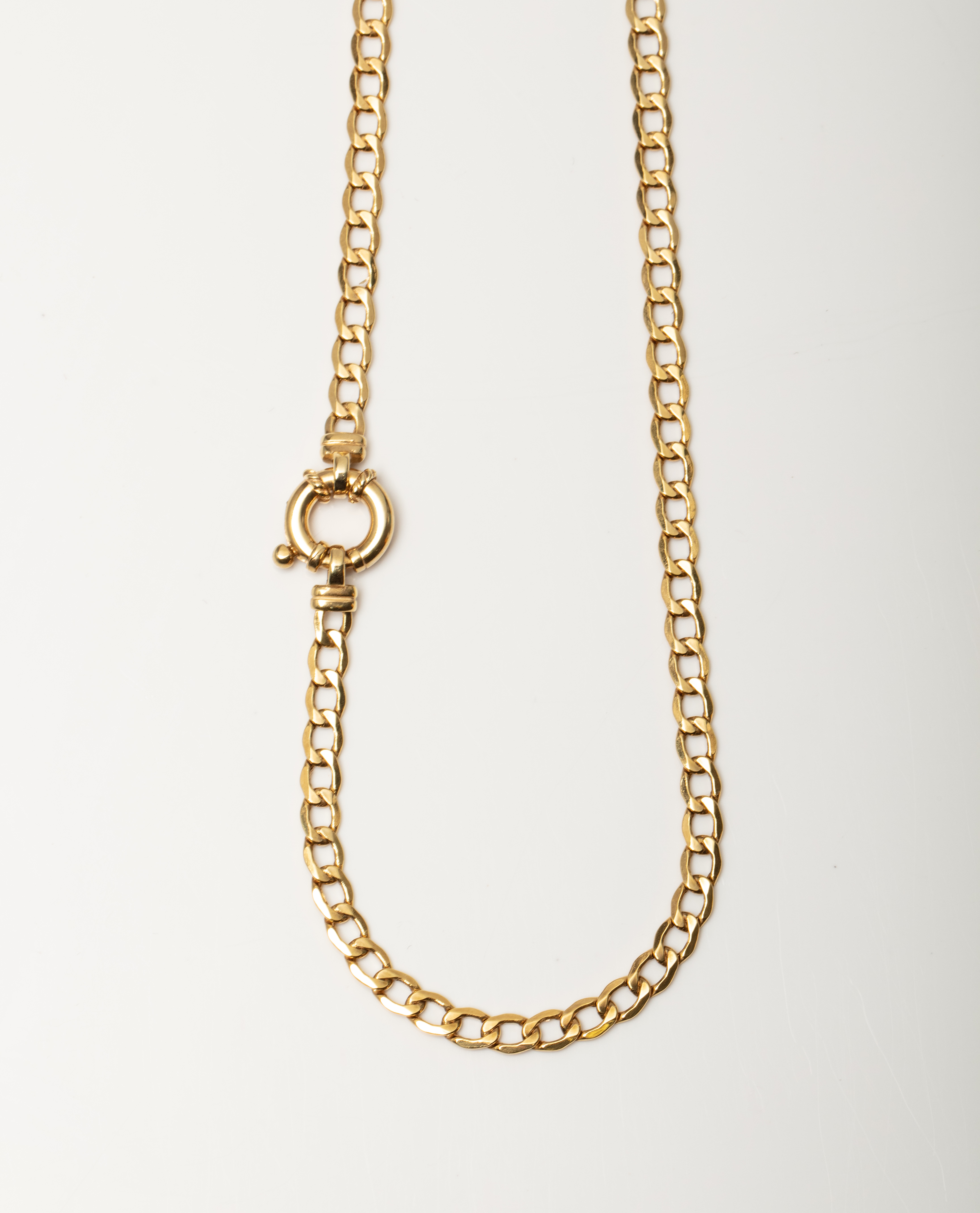 A 14CT GOLD CURB CHAIN WITH SIGNORETTI CLASP