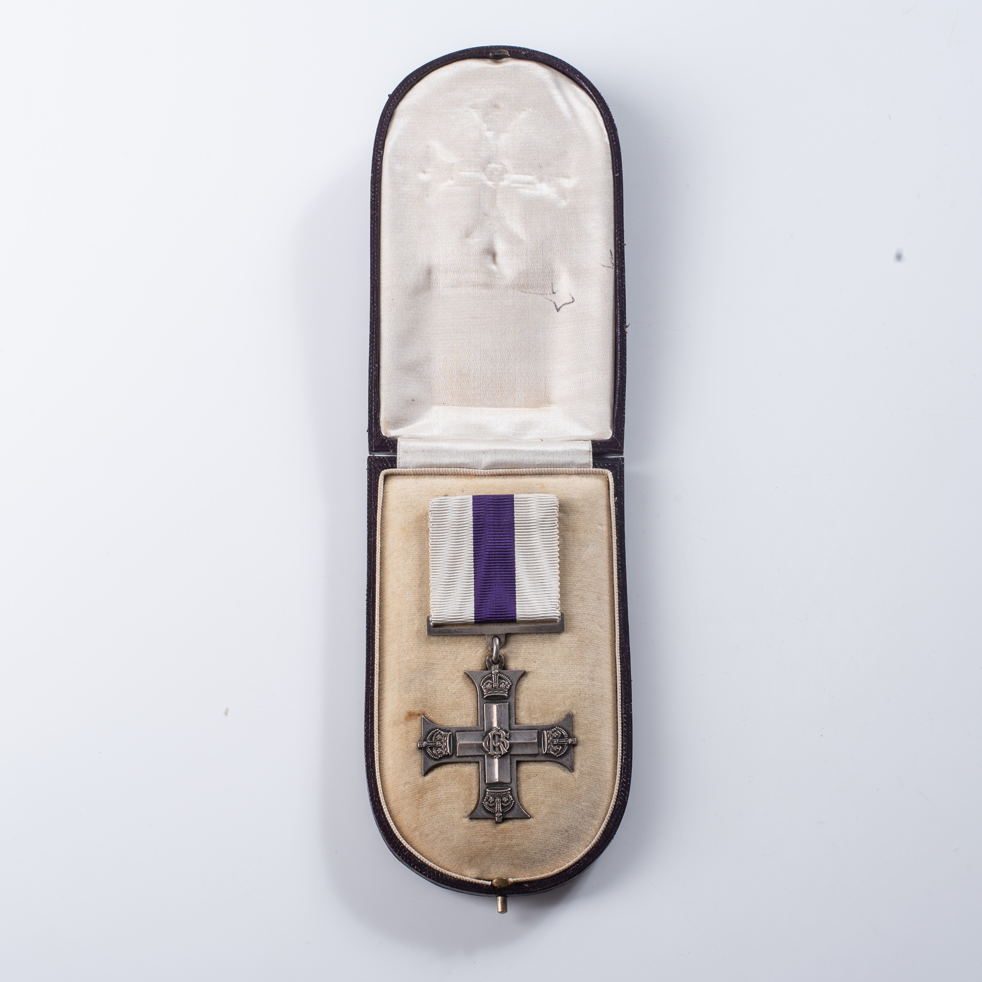 MILITARY CROSS (MC) GEORGE V, IN BOX OF ISSUE, COMPLETE WITH ORIGINAL RIBBON AND PINBAR