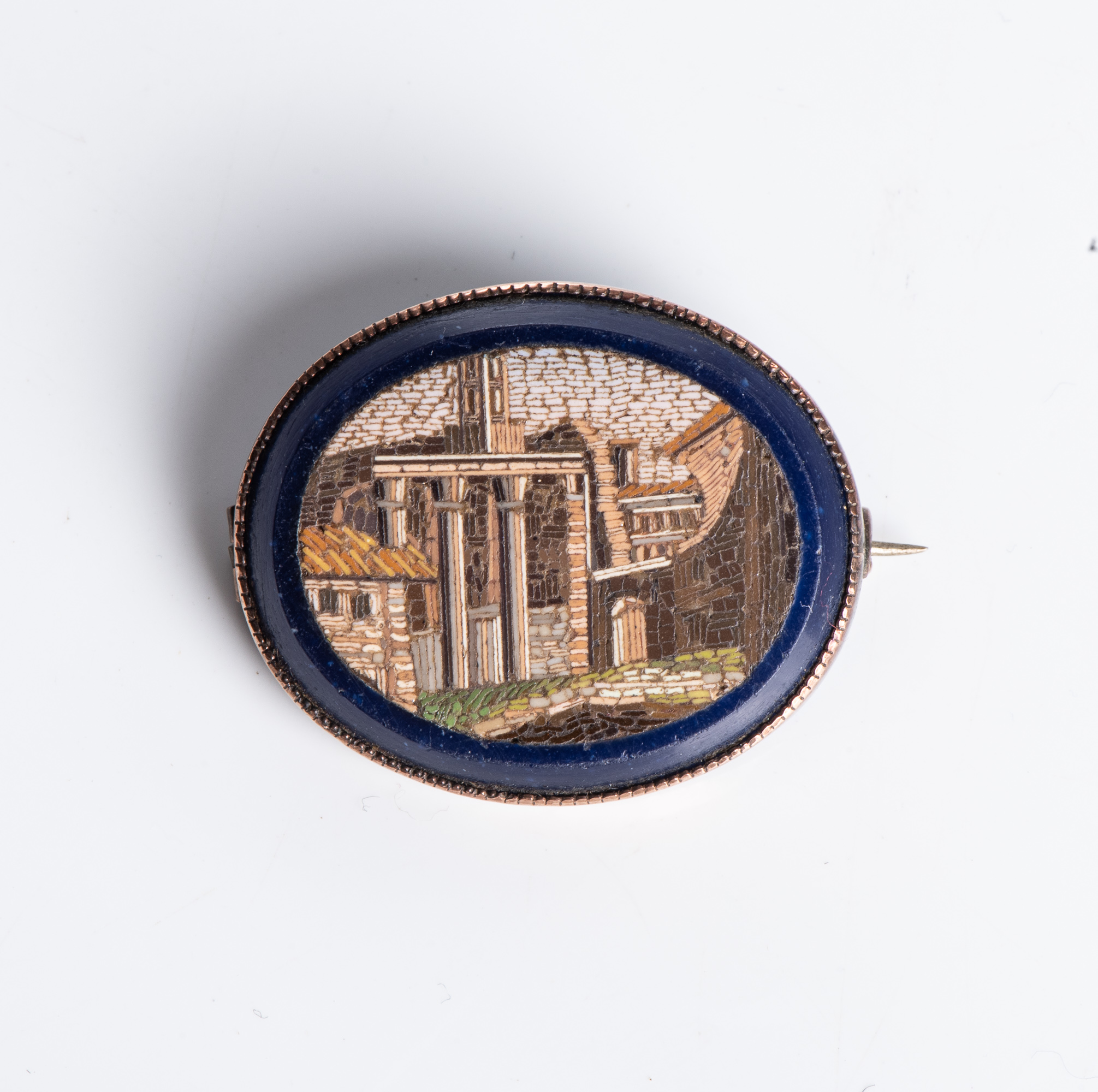 A 19TH CENTURY OVAL MOSAIC BROOCH