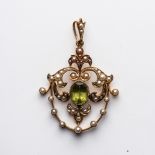 A TSAVORITE AND PEARL PENDANT