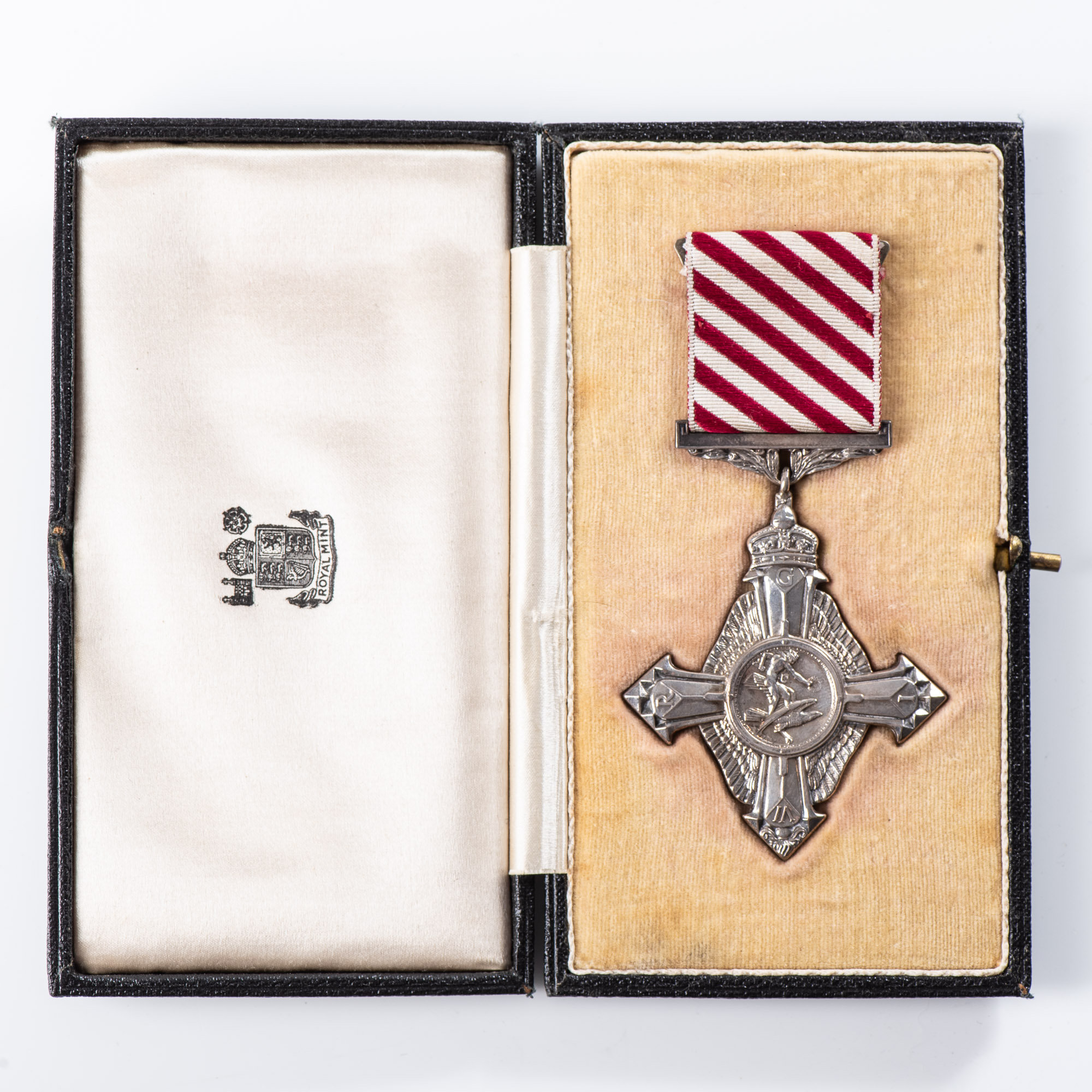 AIR FORCE CROSS (GEORGE VI) DATED 1945 - Image 2 of 4