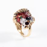 AN 18CT GOLD LION RING