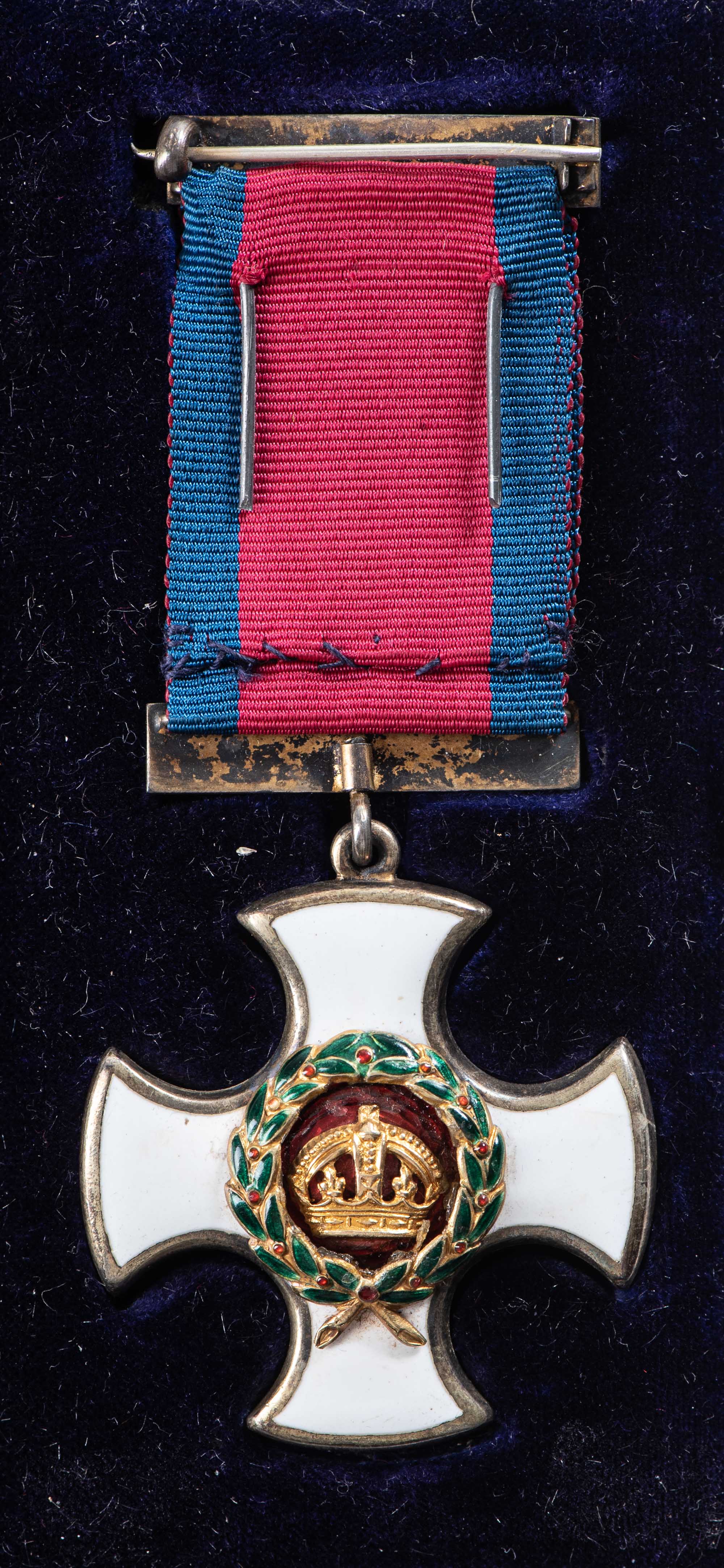 DISTINGUISHED SERVICE ORDER (DSO) GEORGE, IN BOX OF ISSUE, COMPLETE WITH ORIGINAL RIBBON AND TOP BAR - Image 5 of 6