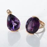 AN AMETHYST RING AND PENDANT
