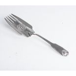 A GEORGE IV FIDDLE AND SHELL PATTERN SILVER FISH SLICE