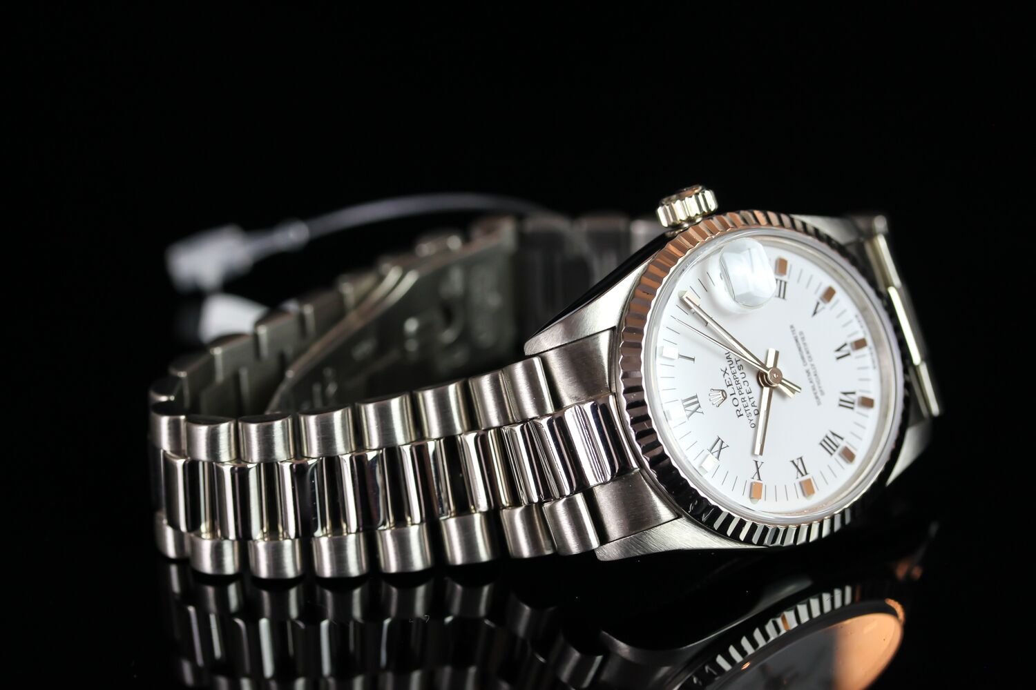 LADIES ROLEX OYSTER PERPETUAL DATEJUST 18CT WHITE GOLD WRISTWATCH REF. 68279, circular white dial - Image 2 of 4