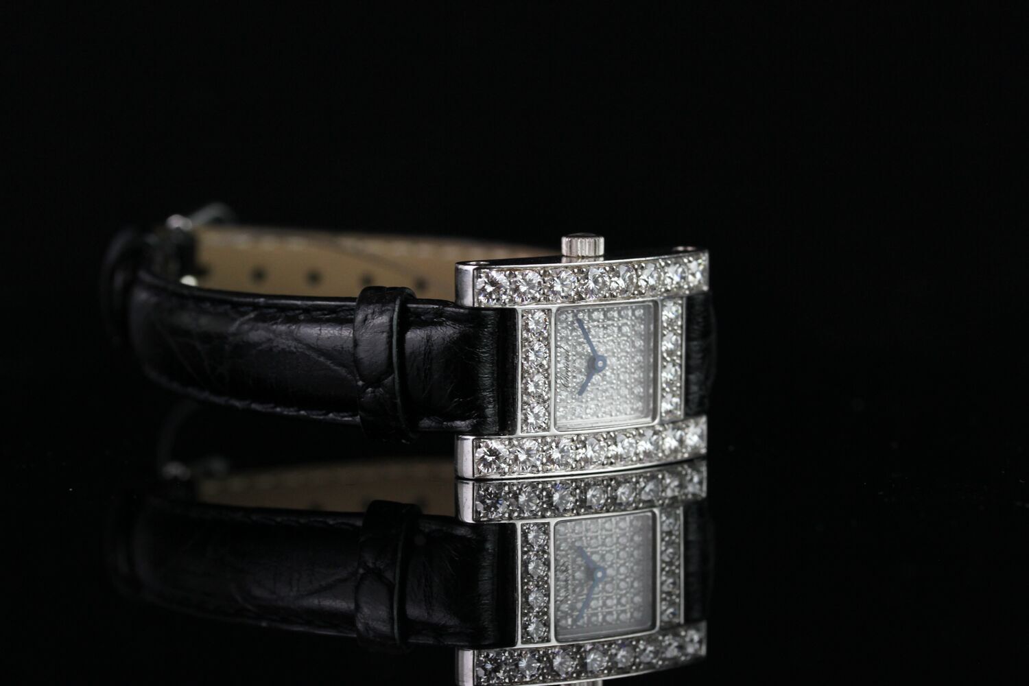 LADIES CHOPARD DIAMOND SET H WRISTWATCH REF 493 1, square pave set diamond dial, diamond set bezel - Image 2 of 4