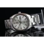 GENTLEMENS TISSOT SEASTAR CALENDAR AUTOMATIC WRISTWATCH, circular silver dial with silver hour