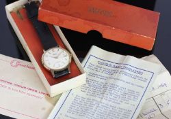 GENTLEMENS SMITHS DATE WRISTWATCH BOX & PAPERS, circular off white textures cross hatched dial