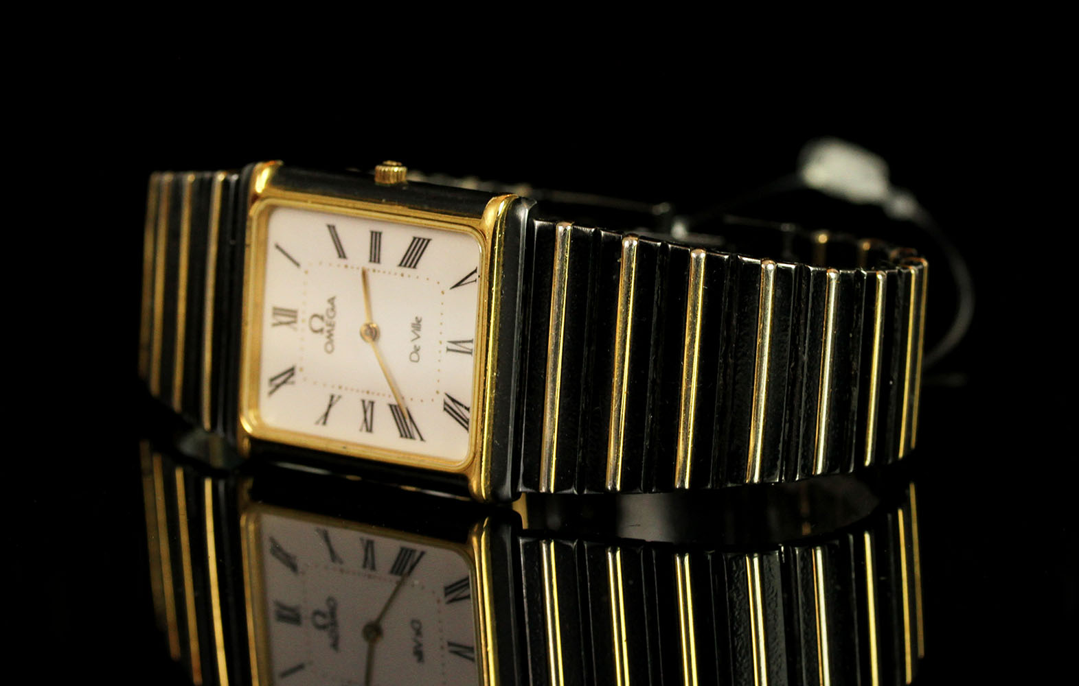 MID SIZE OMEGA DE VILLE WRISTWATCH W/ BOX & GUARENTEE, rectangular white dial with black roman - Image 3 of 4