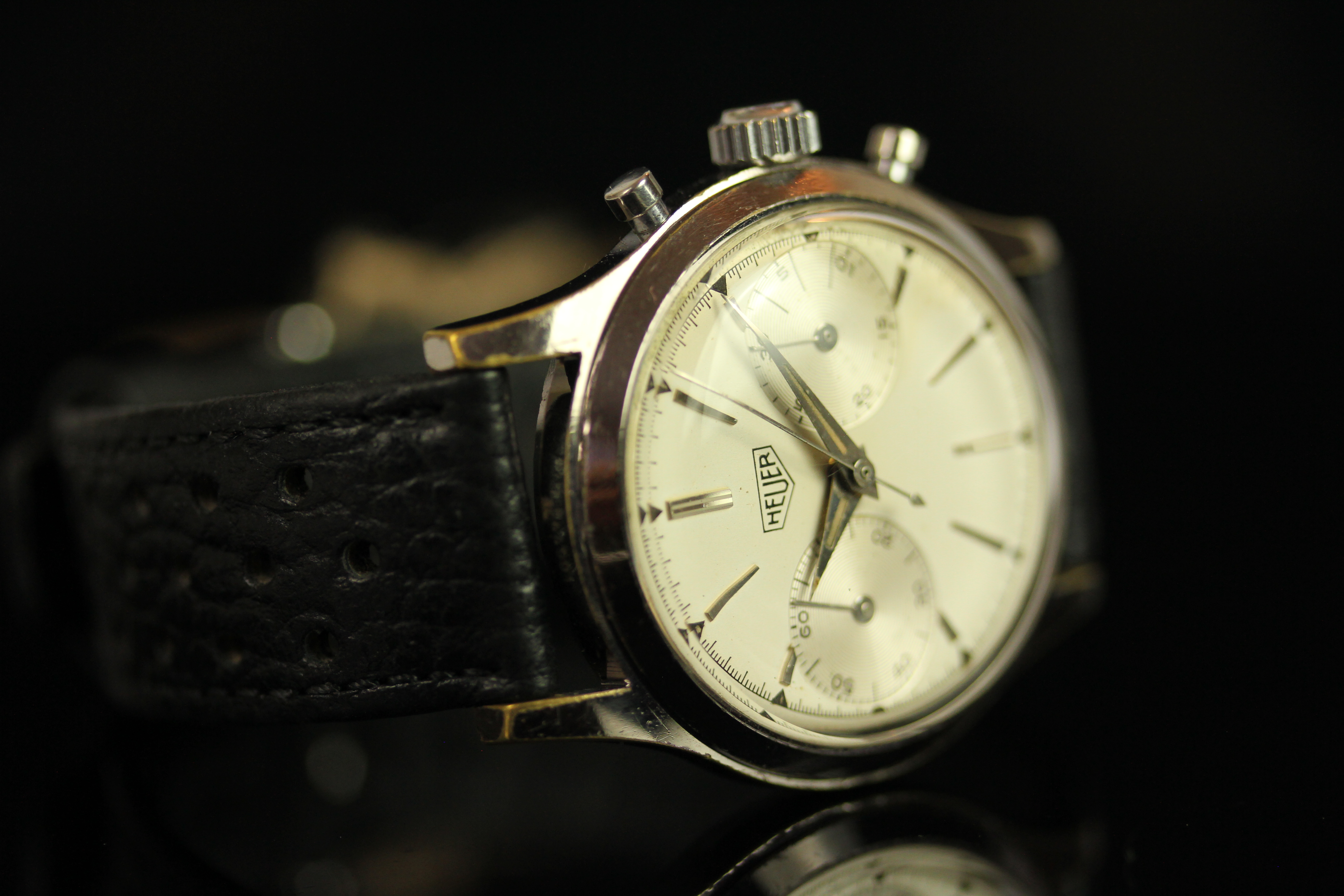 GENTLEMANS HEUER PRE CARRERA CHRONGRAPH REF 3336, CIRCA 1950s , round ,silver dial with silver sword - Image 3 of 5