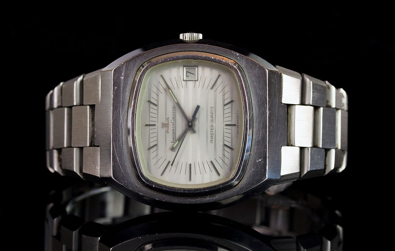 GENTLEMENS JAEGER LECOULTRE MASTER-QUARTZ WRISTWATCH, silver two tone dial with stick hour markers