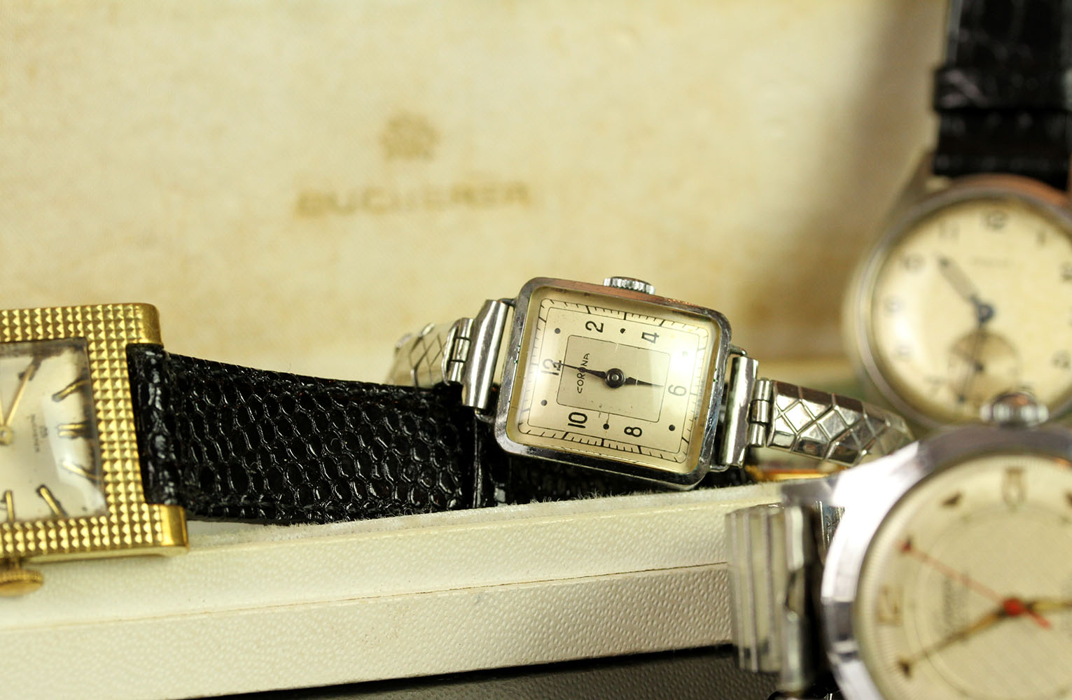 GROUP OF 5 VINTAGE WRISTWATCHES, 1 bucherer watch currently running with box, 1 peerex watch - Image 4 of 4