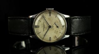 GENTLEMAN'S VINTAGE VACHERON CONSTANTIN CIRCA 1940s, silver dial,black hands,black roman numeral