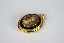 18CT PORTRAIT LOCKET BROOCH, tested 18ct, total weight 9.91 gms.