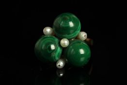 14K THREE STONE MALACHITE AND FRESHWATER PEARL RING,stones estimated as 10.1mm each, total weight