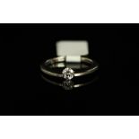 PLATINUM SINGLE BRILLIANT CUT MOVING DIAMOND RING,diamond stated inside shank as colour G and