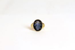 Engraved Blue Sapphire ring, coat of arms engraved to the front, finger size M.