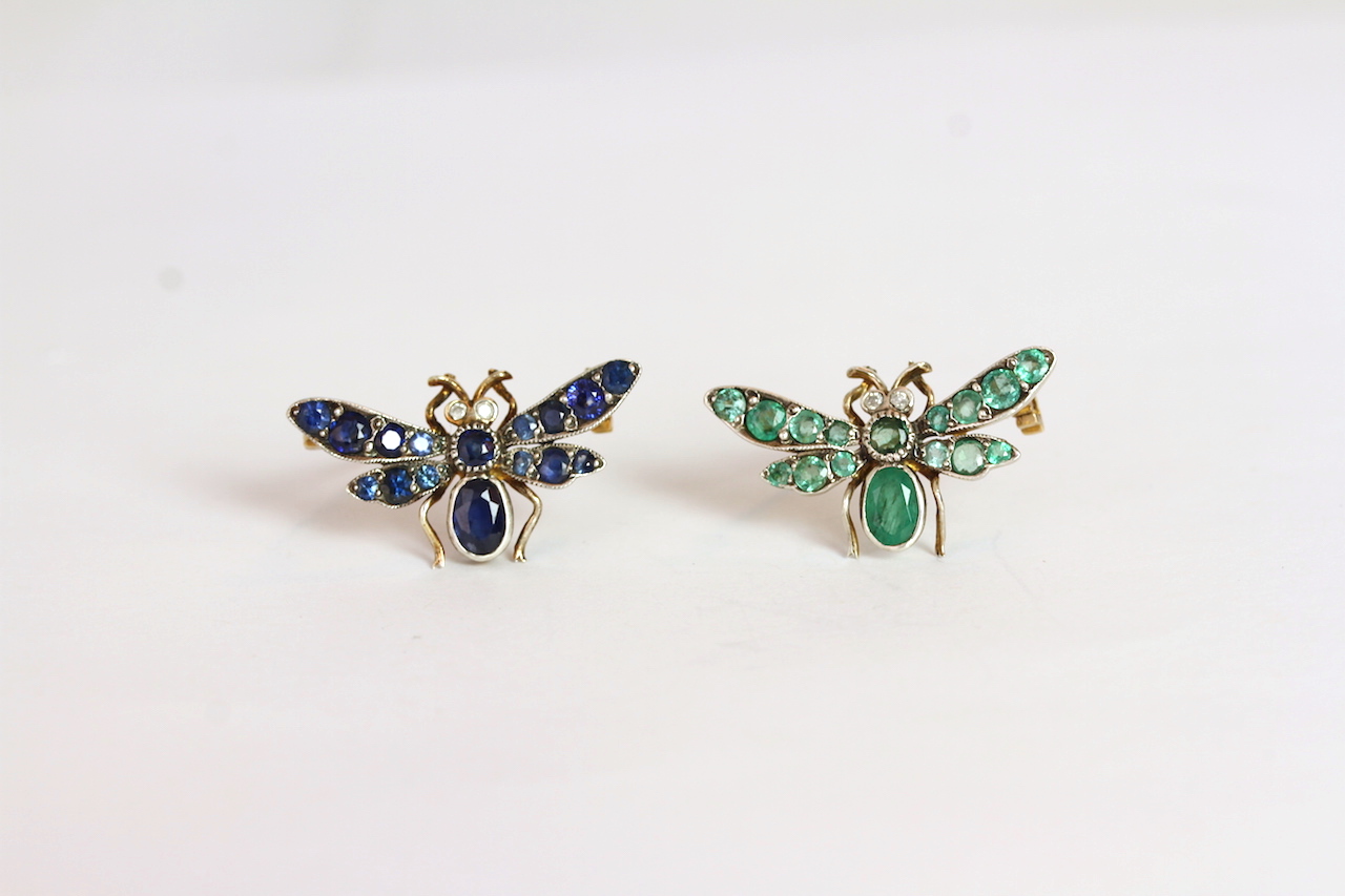 Pair of vintage Sapphire and Emerald fly brooches, each set with diamond eyes, 26x14mm each, with