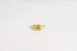 14K YELLOW GOLD YELLOW FANCY DIAMOND CLUSTER RING,tested 14k. centre stone estimated as 1.01ct