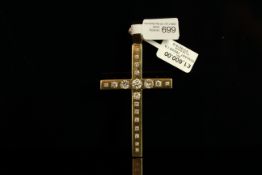 18K HEAVY CROSS SET WITH 20 BRILLIANT CUT DIAMONDS,diamonds estimated as 1.70ct total weight,total