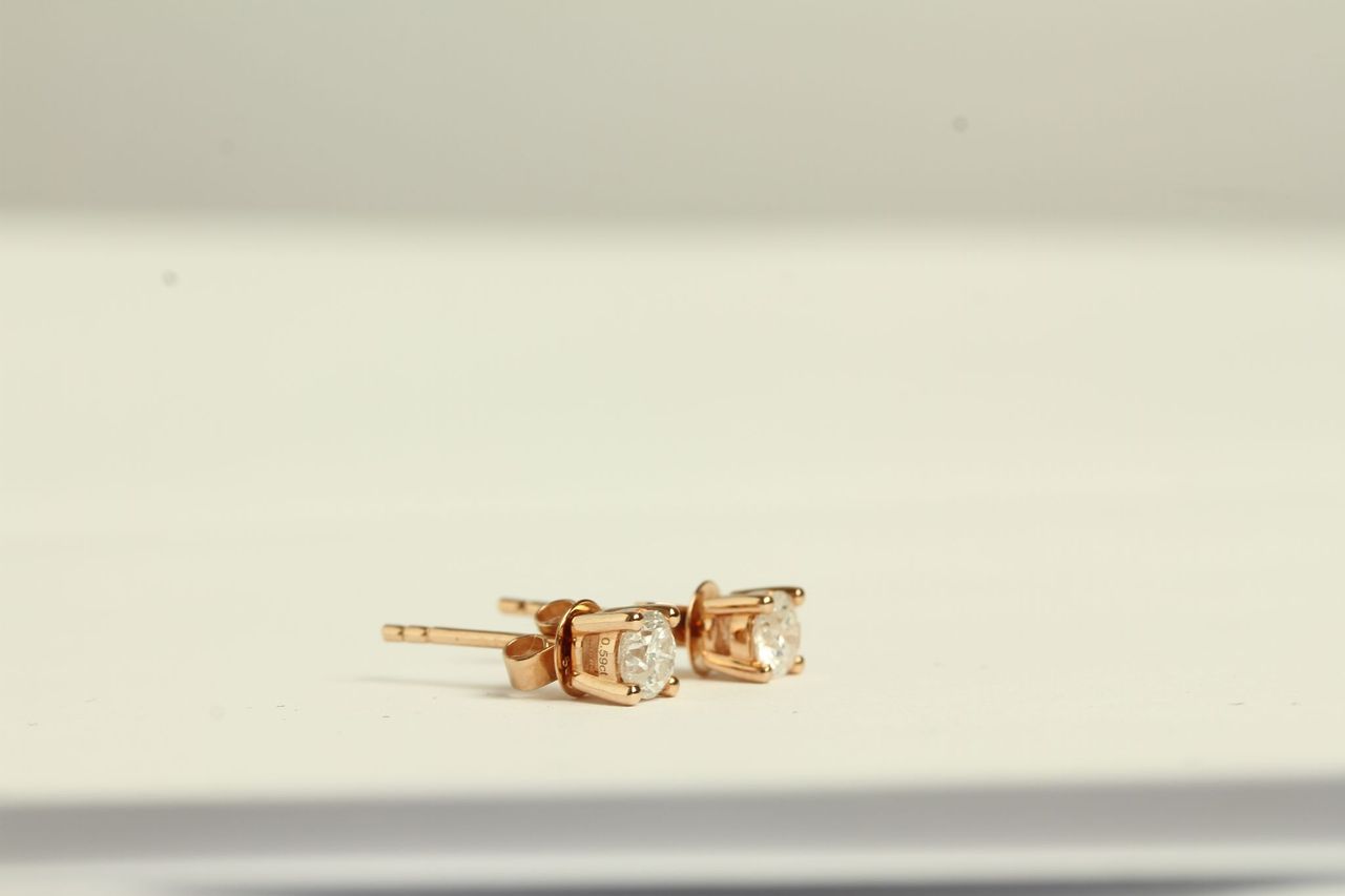 Pair of Diamond stud earrings, set with a total of 2 round brilliant cut diamonds - Image 2 of 3