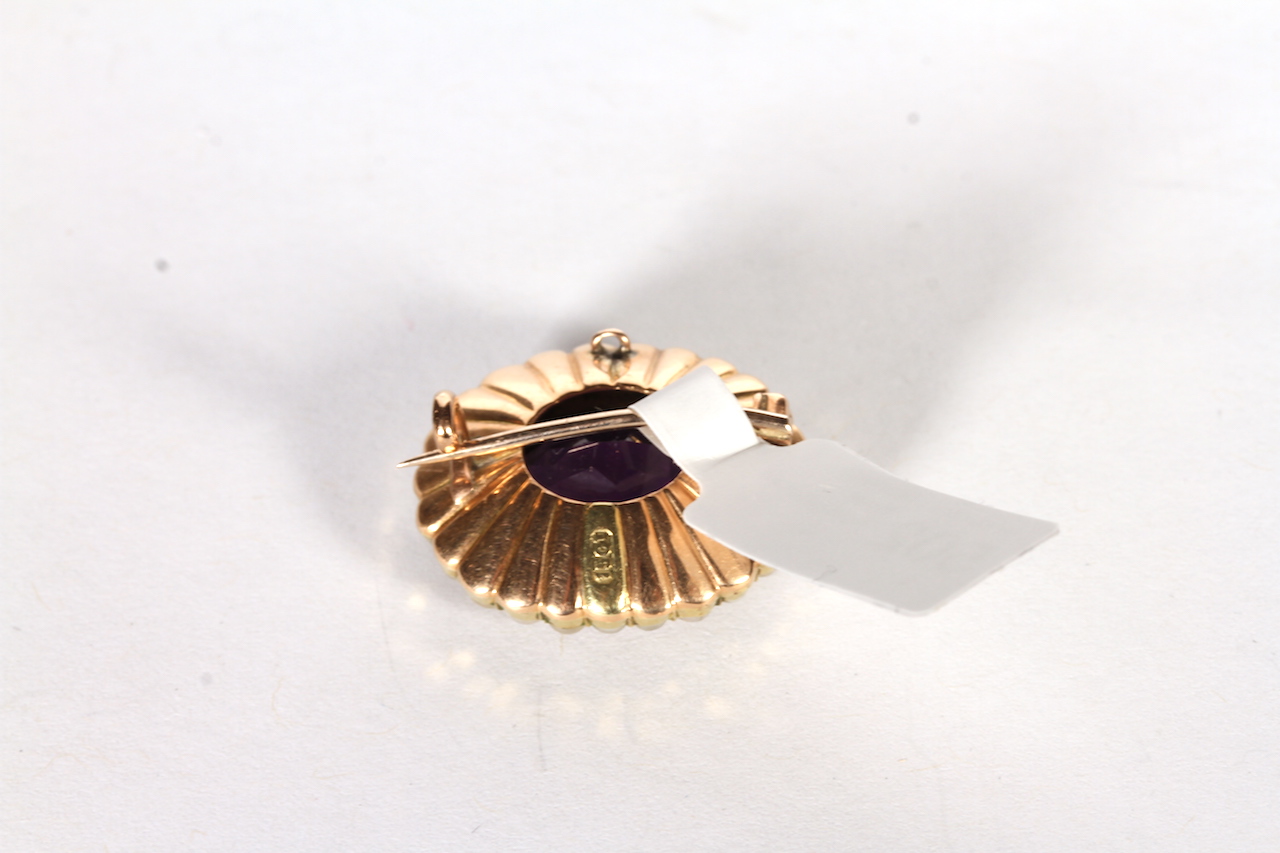 Victorian Amethyst and Pearl brooch, 12.5x10mm Amethyst, with a double brown border of send - Image 3 of 3