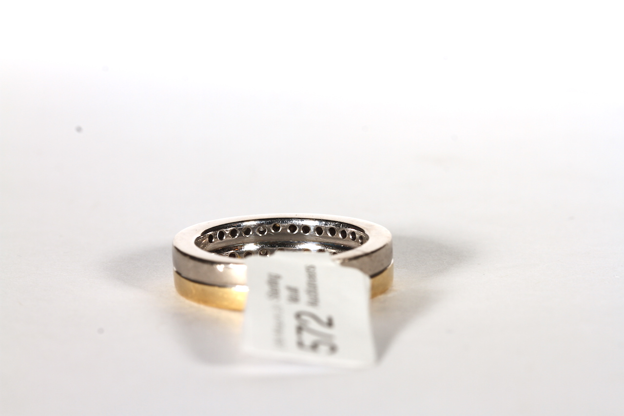 18CT WHITE AND YELLOW GOLD HALF ETERNITY RING ,set with 26 brilliant cut diamonds estimated as 0. - Image 3 of 3