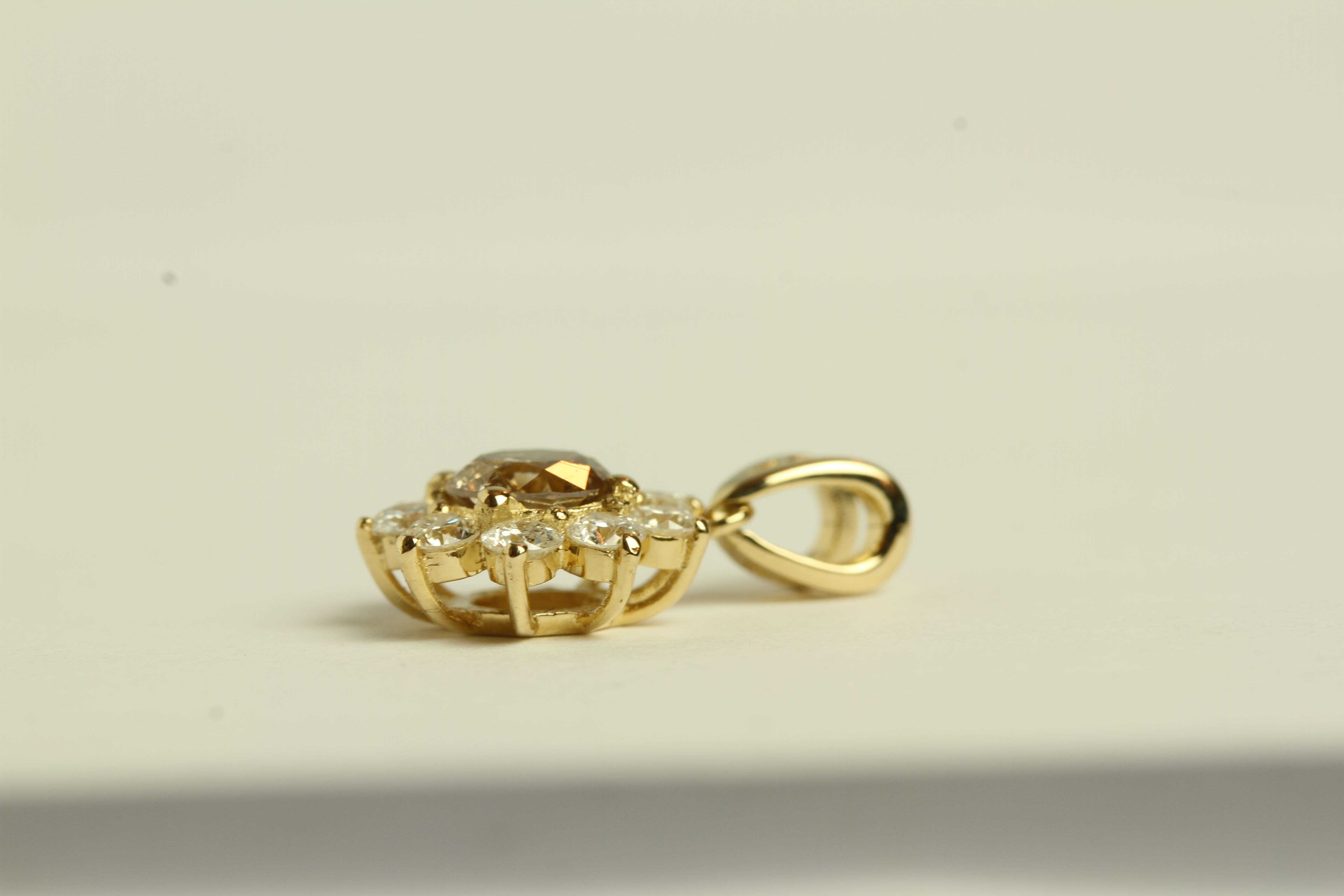 Cognac and White Diamond Flower Pendant, set with 1 round brilliant cut cognac diamond - Image 3 of 5