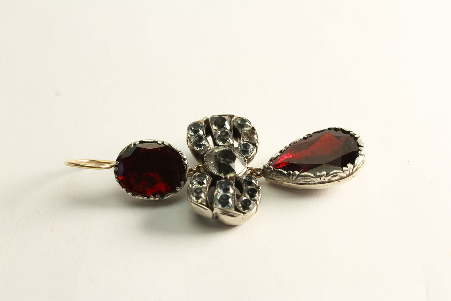 VICTORIAN OLD CUT GARNET AND PASTE DROP EARRINGS WITH FOILED BACK, dimensions 4x2 cms - Image 2 of 2