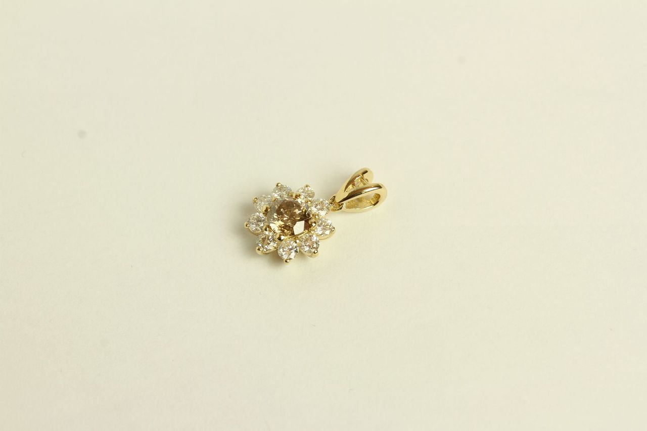 Cognac and White Diamond Flower Pendant, set with 1 round brilliant cut cognac diamond - Image 2 of 5