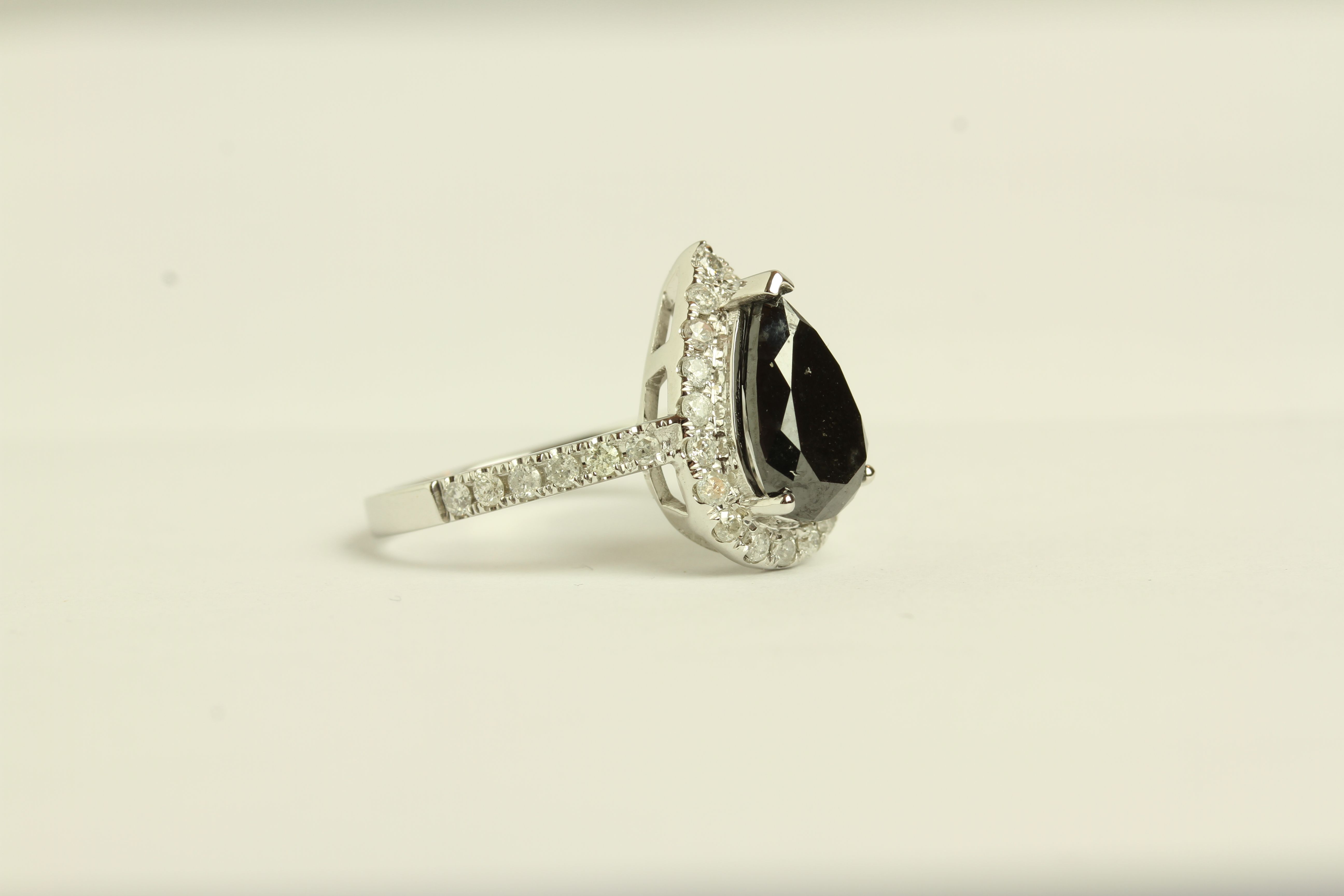 Black and White Diamond ring, set with 1 pear cut black diamond approximately 2.38ct, - Image 4 of 5