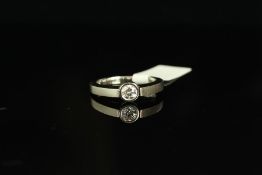 PLATINUM REVERSIBLE SINGLE STONE DIAMOND RING,stamped inside ring 0.31ct, colour G, clarity SI,