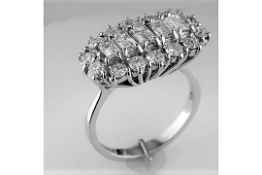 18CT WHITE GOLD DIAMOND CLUSTER RING ESTIMATED AS 2.2 CARAT TOTAL.stones a mix of five rectangular