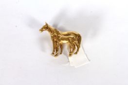 Vintage equine brooch, a well modelled horse with foal as a brooch, hallmarked 9ct Birmingham