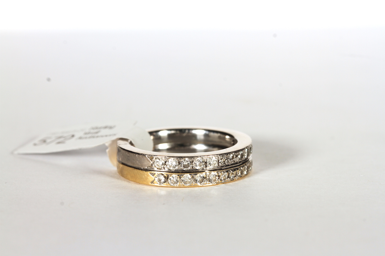 18CT WHITE AND YELLOW GOLD HALF ETERNITY RING ,set with 26 brilliant cut diamonds estimated as 0. - Image 2 of 3